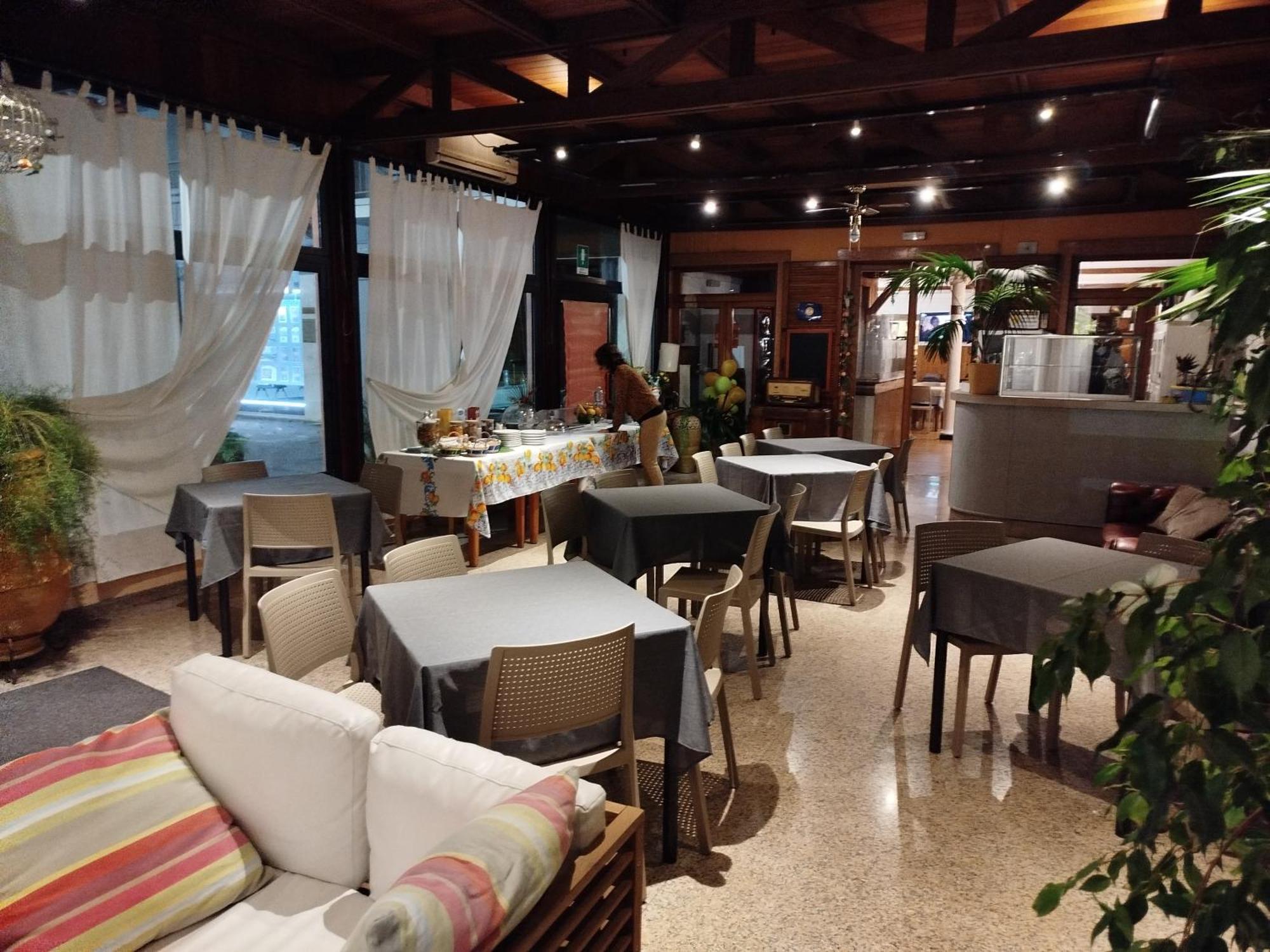 Hotel Milano San Giovanni Lupatoto Esterno foto